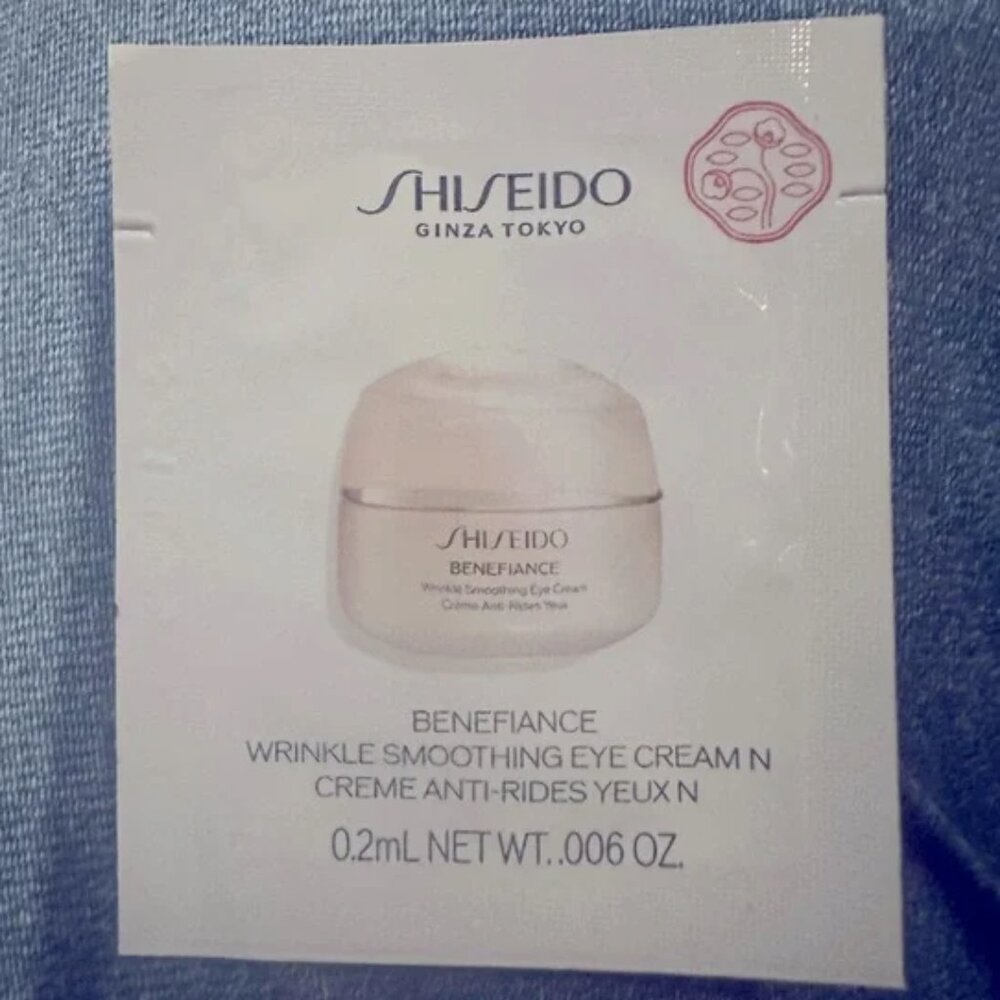 🔥3/$30 NEW Shiseido Benefiance Wrinkle Smoothing Eye Cream Sample Packette .2mL - Picture 1 of 4